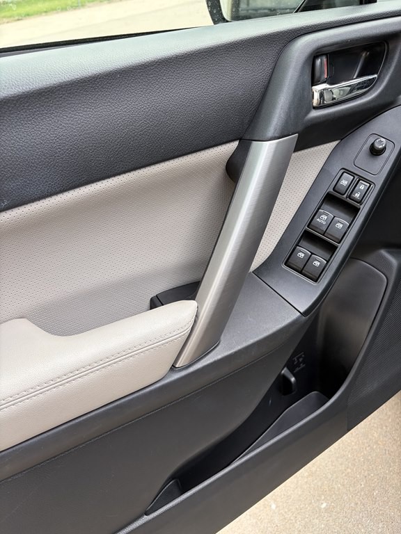 2014 Subaru Forester Image 6