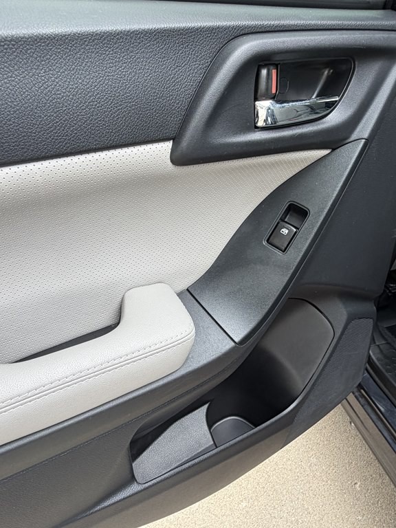 2014 Subaru Forester Image 24