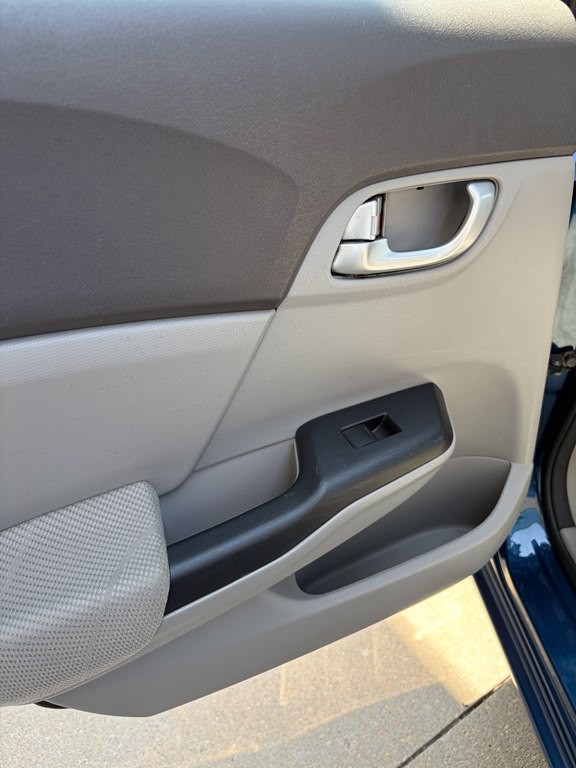 2012 Honda Civic Image 22