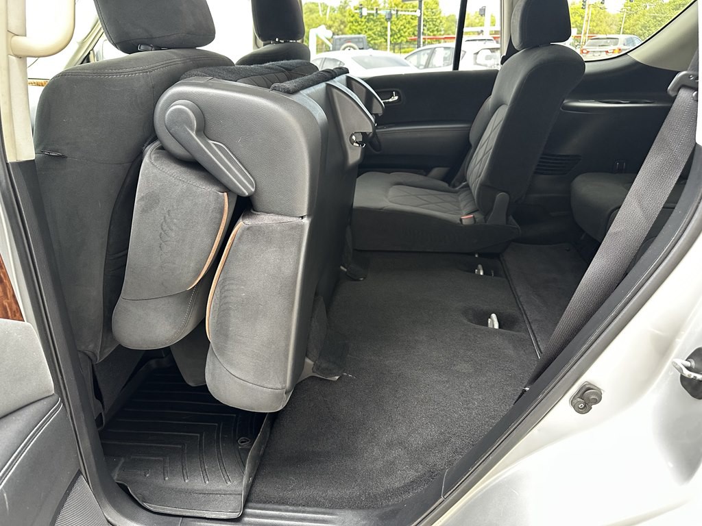 2018 Nissan Armada Image 17