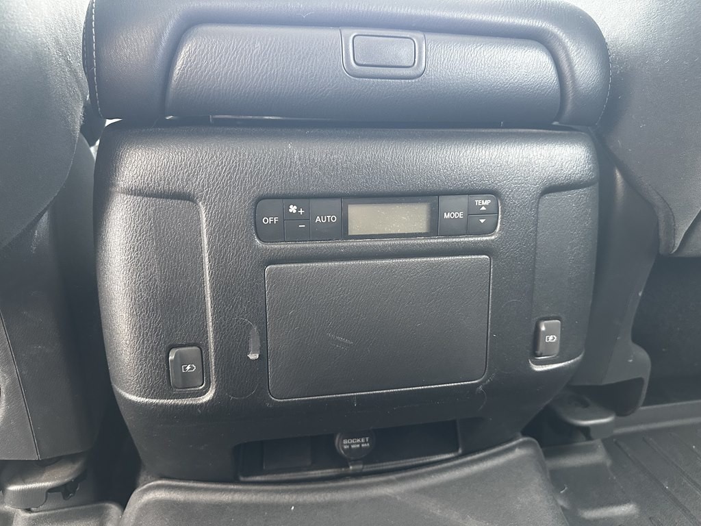 2018 Nissan Armada Image 19