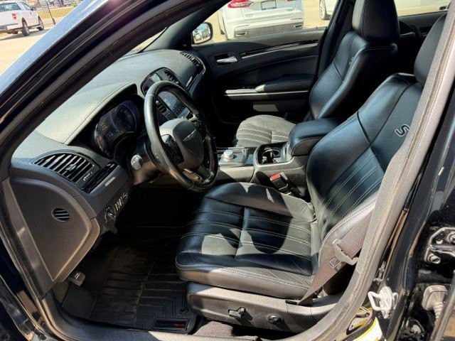 2019 Chrysler 300 Image 10