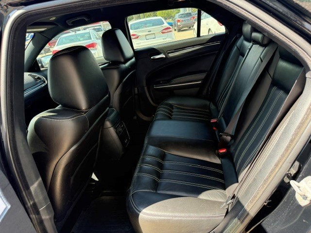 2019 Chrysler 300 Image 15