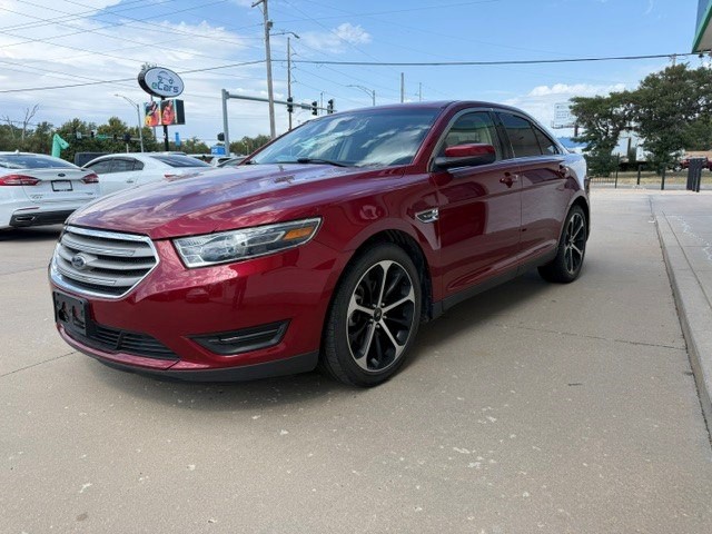 2016 Ford Taurus Image 2