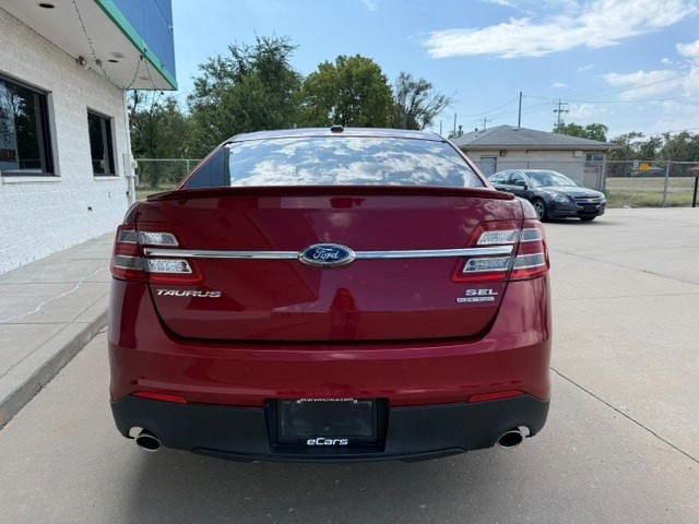 2016 Ford Taurus Image 4