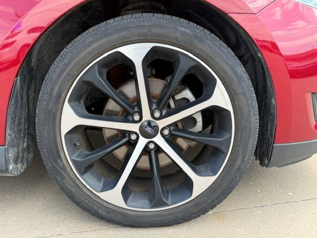 2016 Ford Taurus Image 8