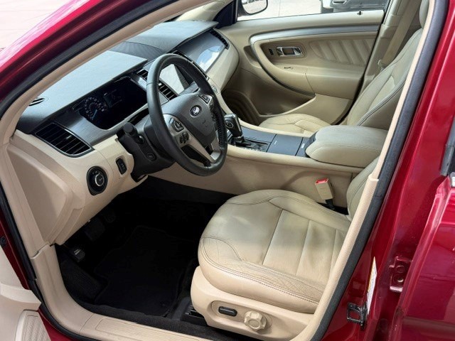 2016 Ford Taurus Image 10