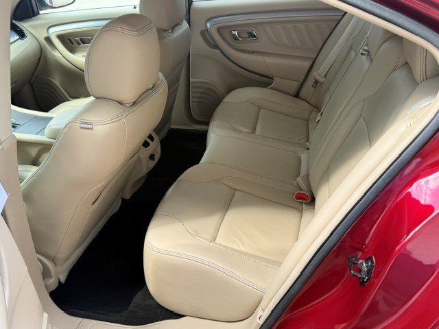2016 Ford Taurus Image 18