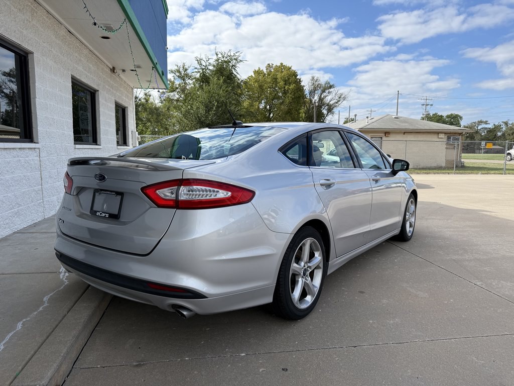 2016 Ford Fusion Image 4