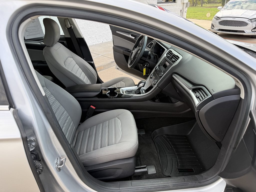 2016 Ford Fusion Image 6