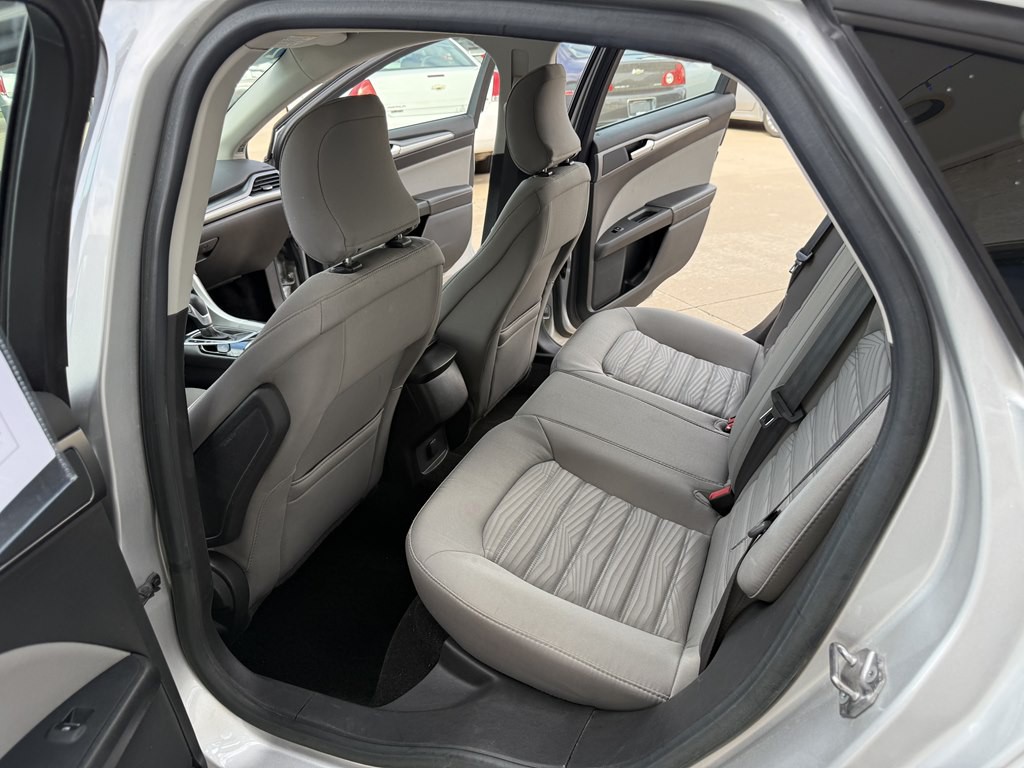 2016 Ford Fusion Image 8
