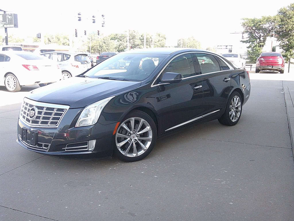 2013 Cadillac XTS Image 2