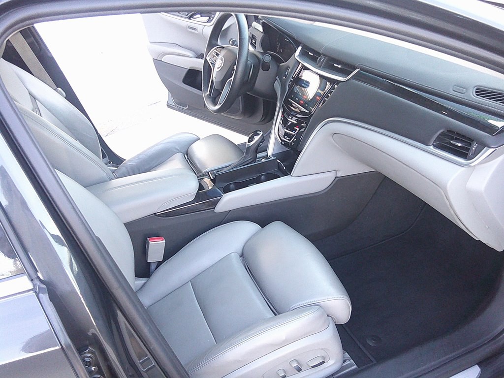 2013 Cadillac XTS Image 16