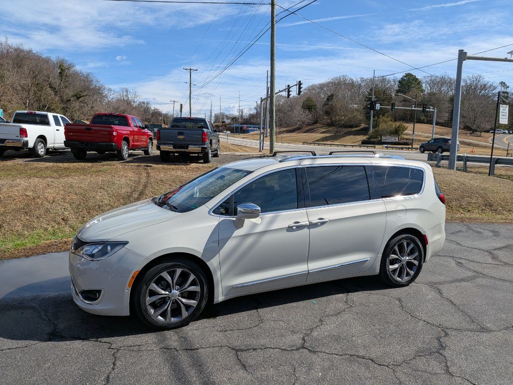 2017 Chrysler Pacifica Image 4