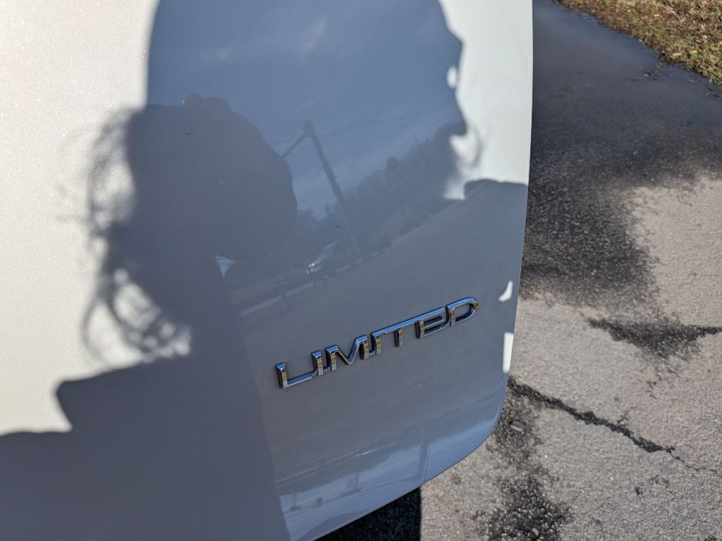 2017 Chrysler Pacifica Image 6