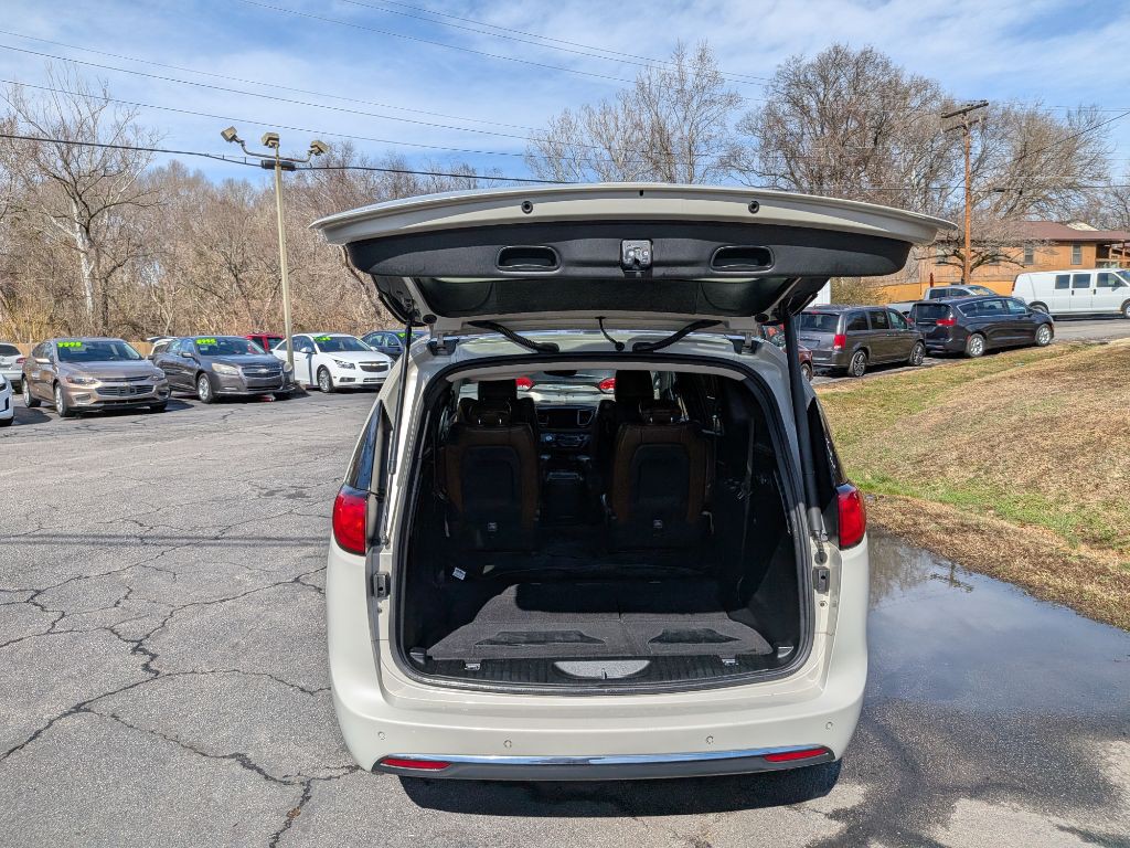 2017 Chrysler Pacifica Image 9