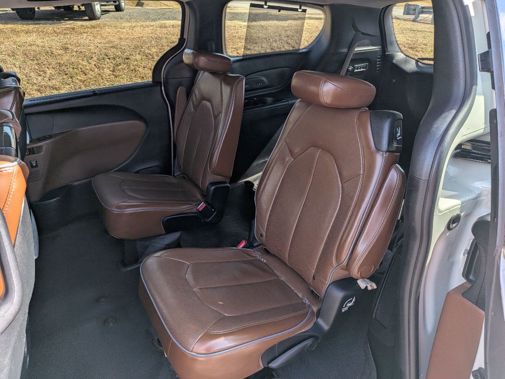 2017 Chrysler Pacifica Image 10