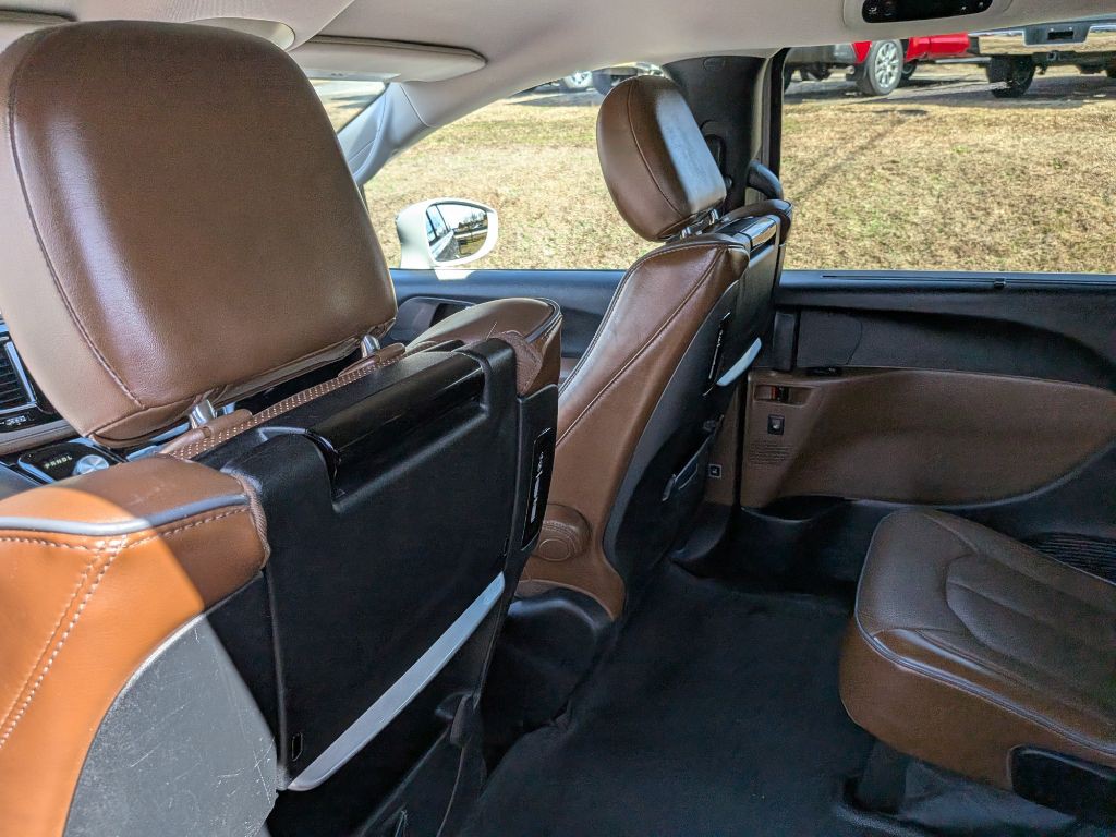 2017 Chrysler Pacifica Image 12