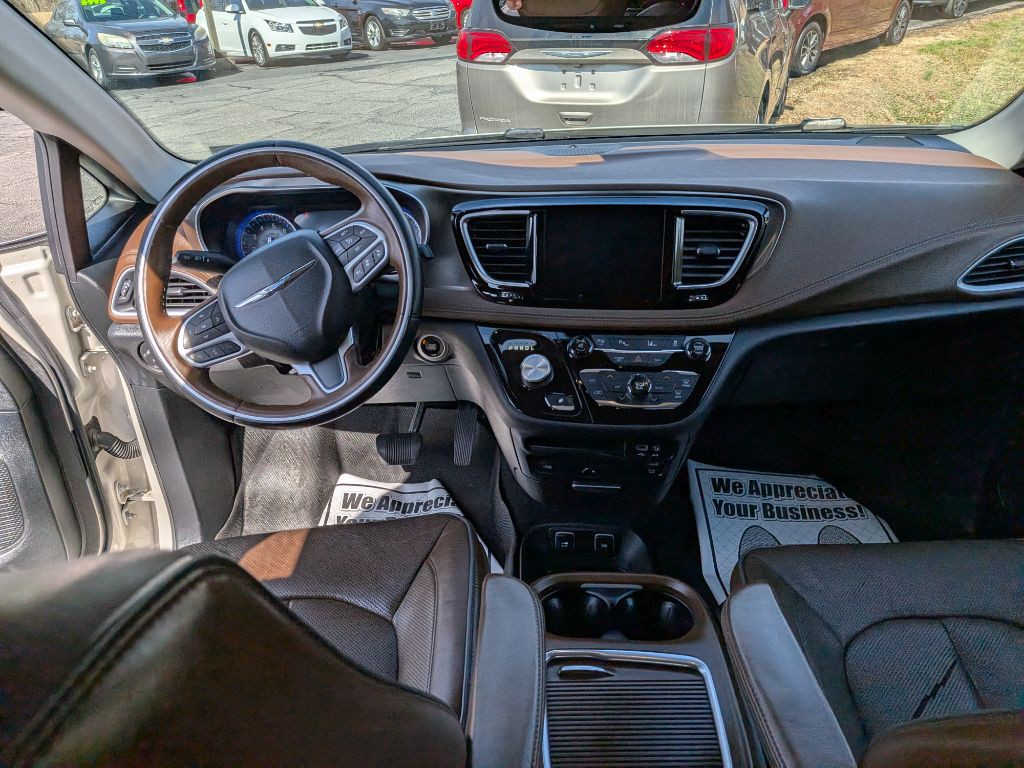 2017 Chrysler Pacifica Image 20