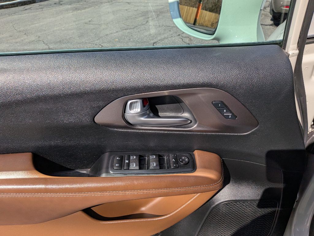 2017 Chrysler Pacifica Image 23