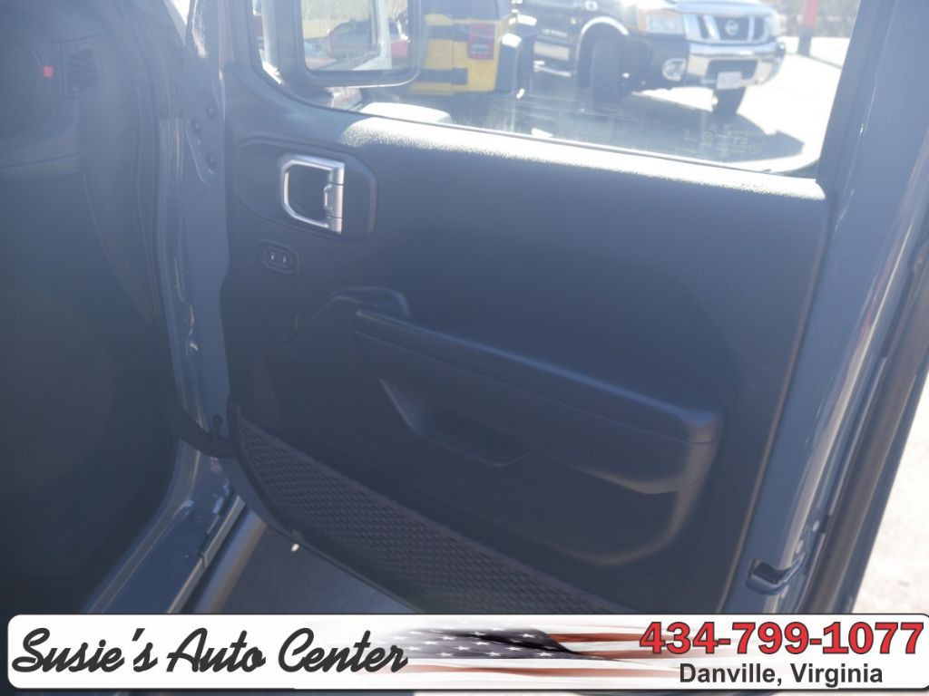 2025 Jeep Wrangler Image 10