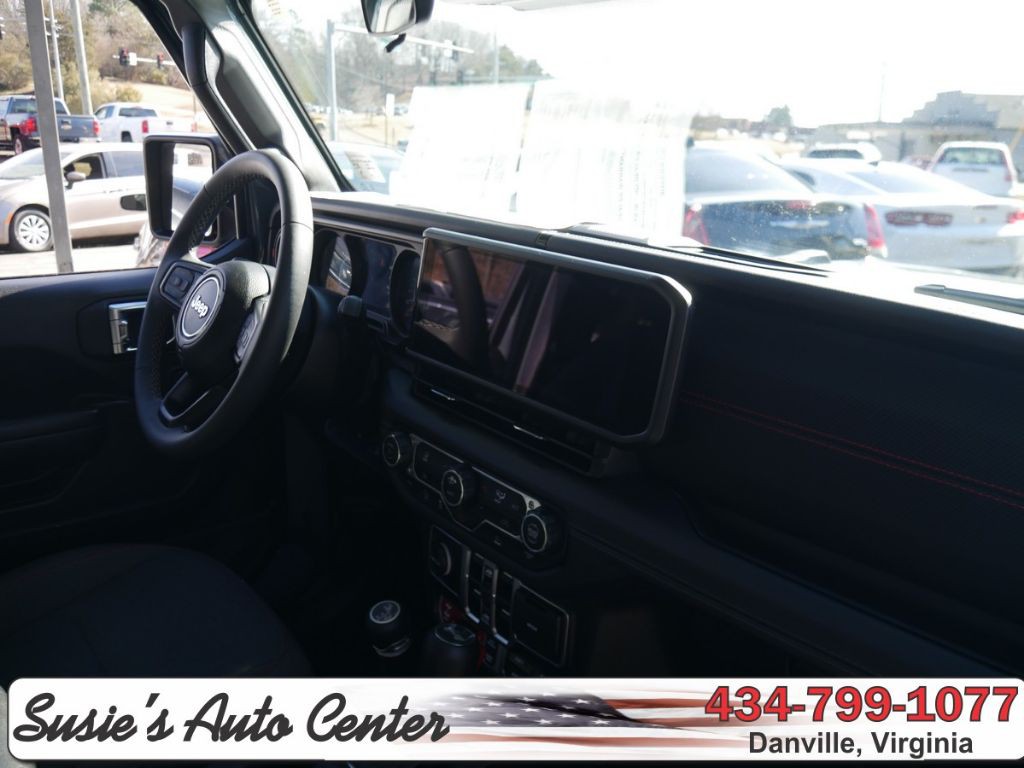 2025 Jeep Wrangler Image 12