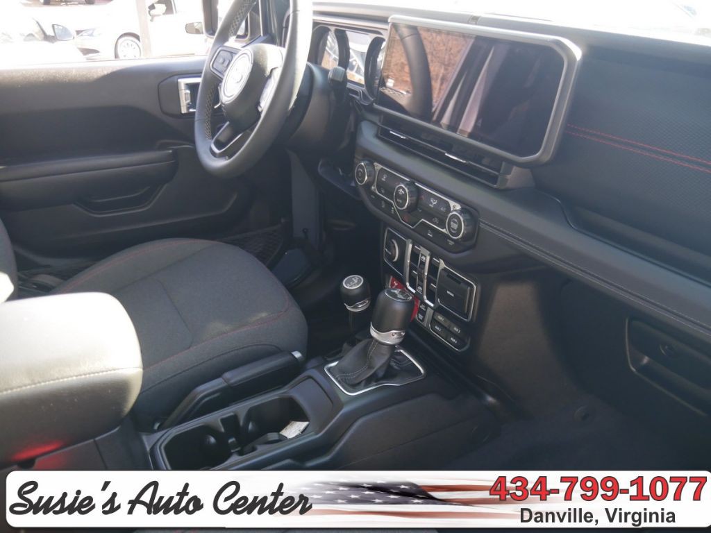 2025 Jeep Wrangler Image 14