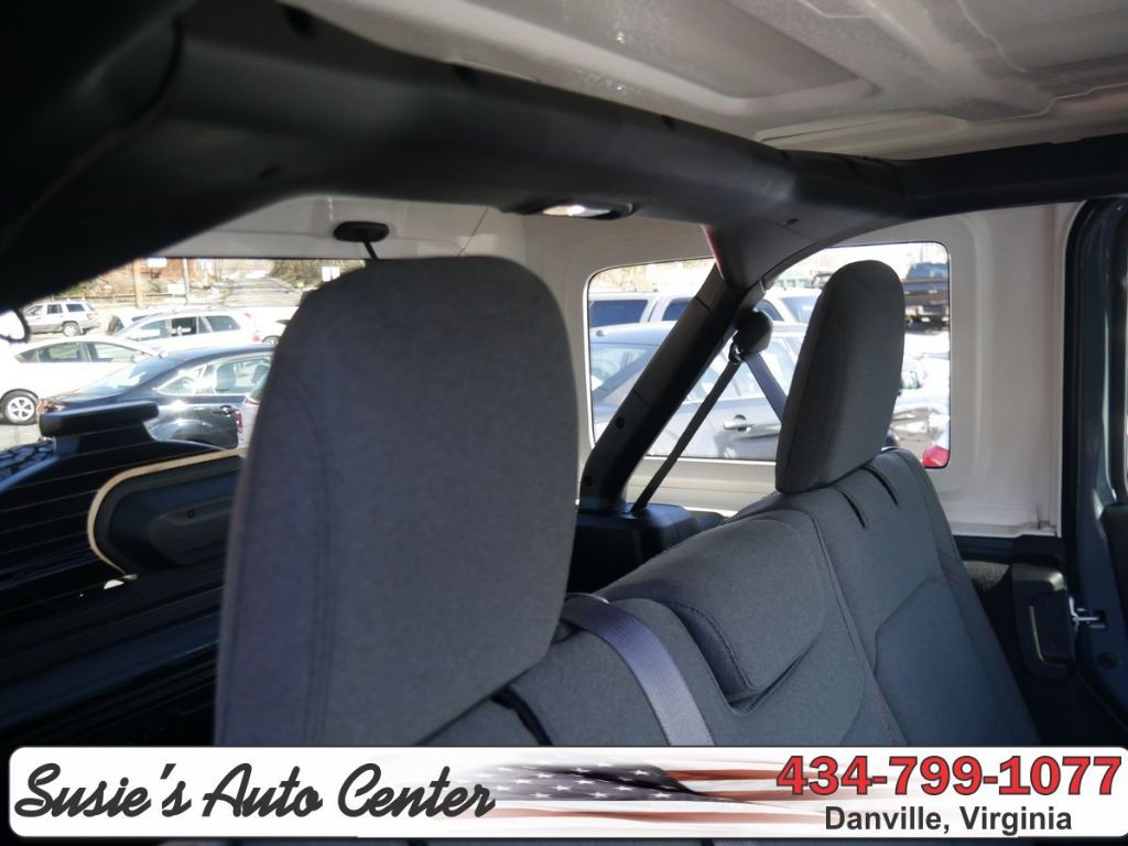 2025 Jeep Wrangler Image 17