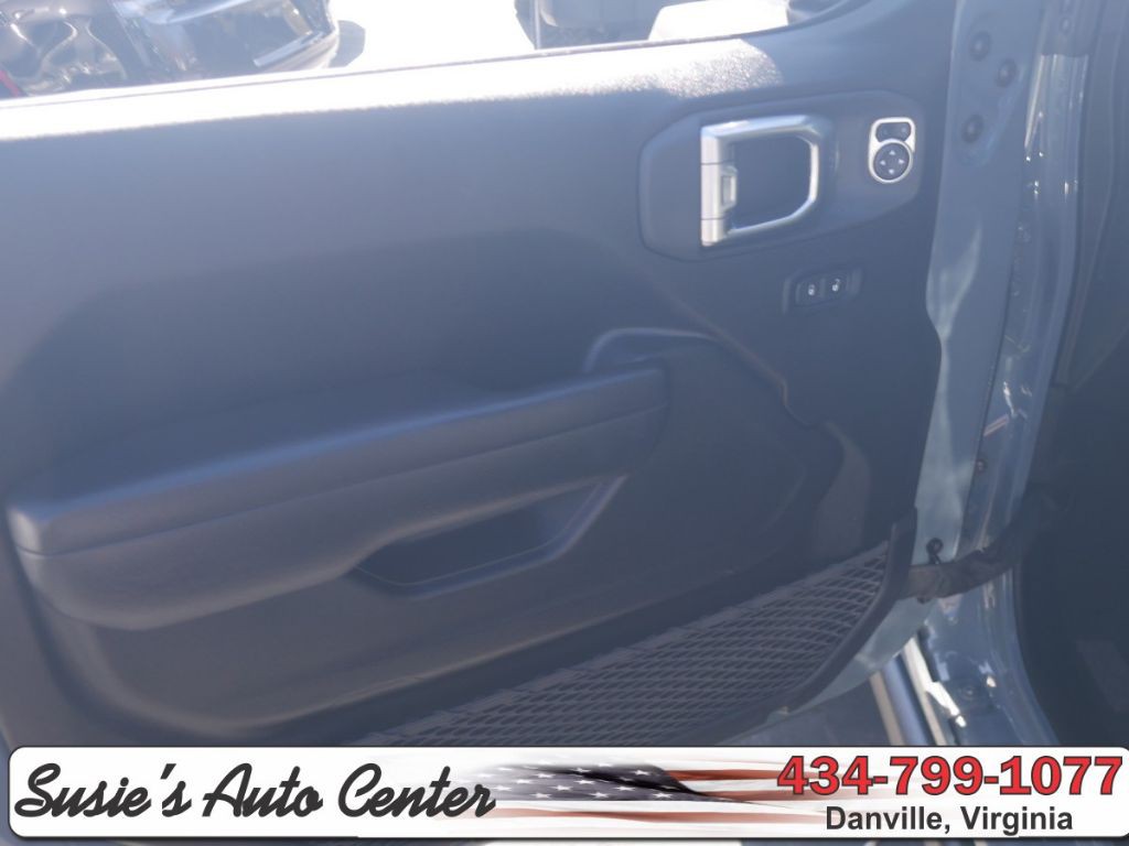 2025 Jeep Wrangler Image 25