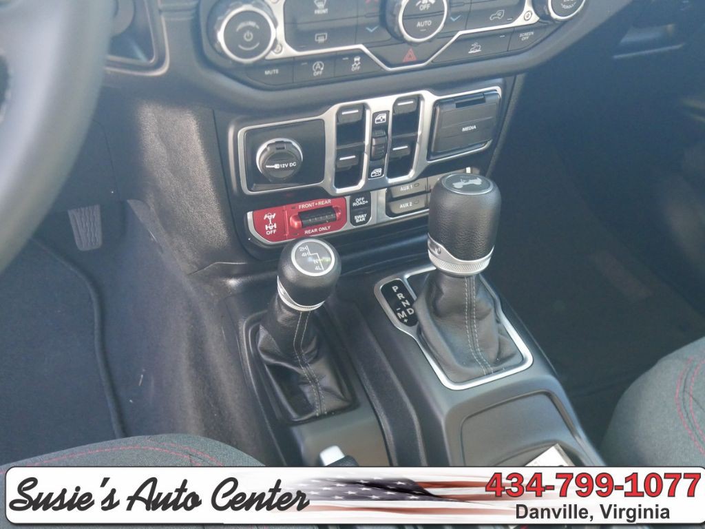 2025 Jeep Wrangler Image 33