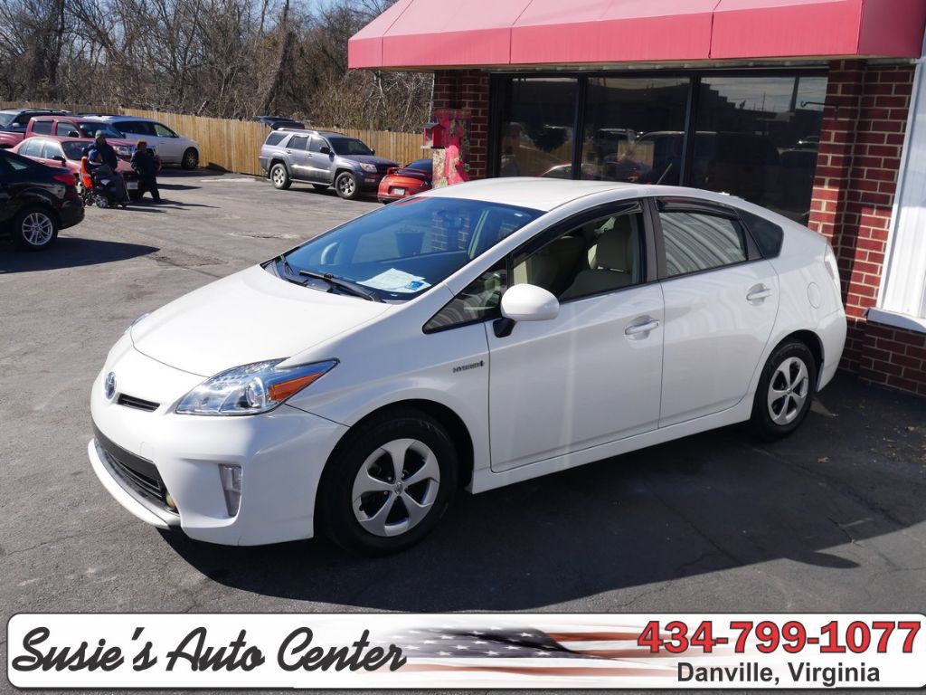 2014 Toyota Prius Image 1