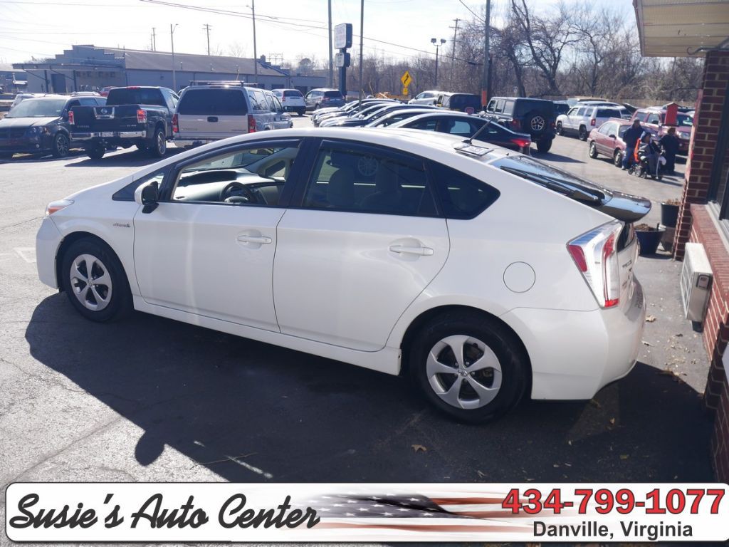 2014 Toyota Prius Image 5