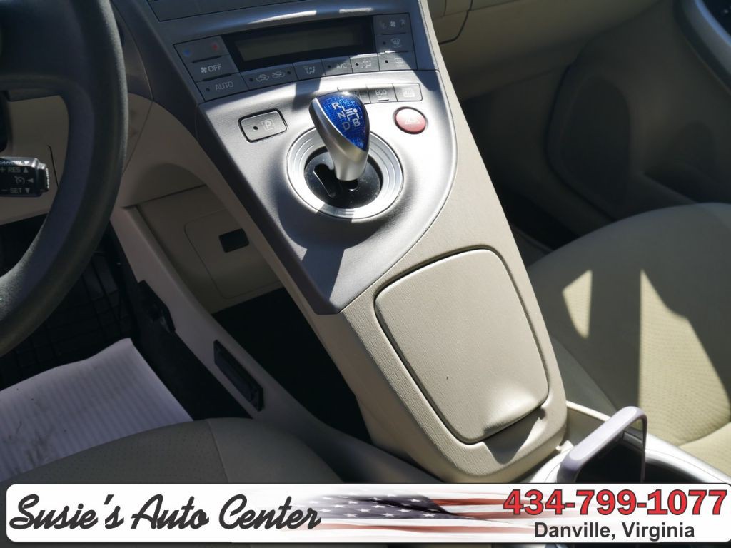 2014 Toyota Prius Image 20