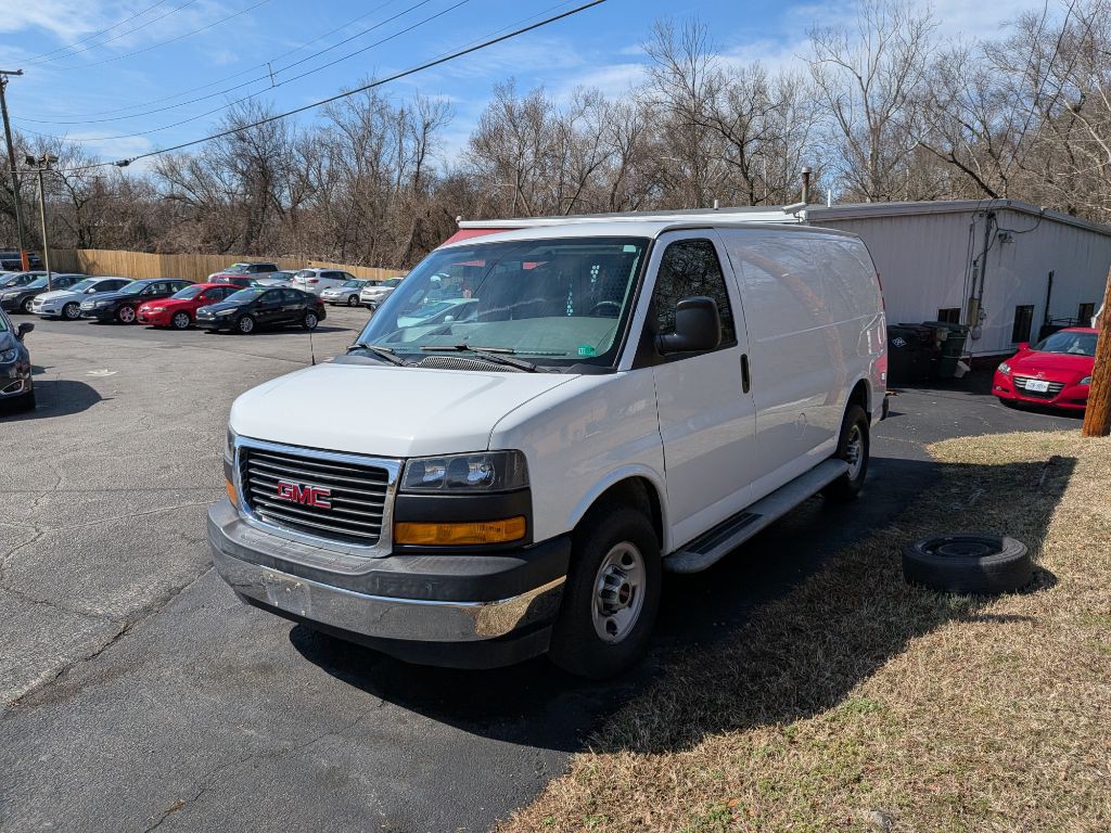 2017 GMC Savana Image 5