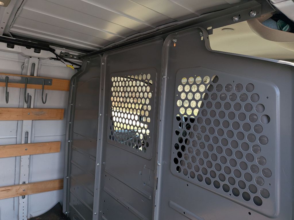 2017 GMC Savana Image 13