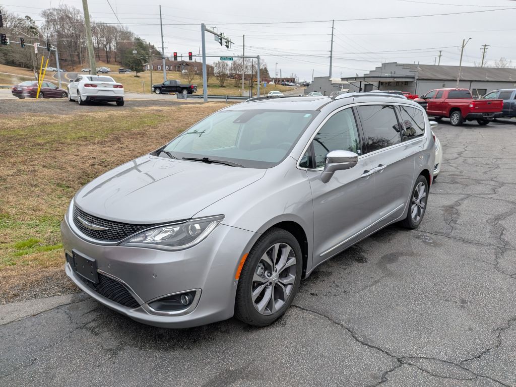 2017 Chrysler Pacifica Image 2