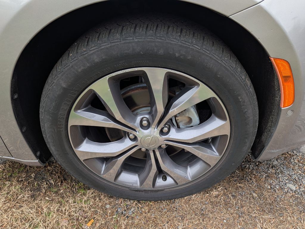 2017 Chrysler Pacifica Image 6