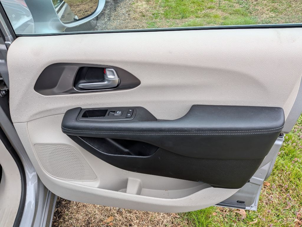 2017 Chrysler Pacifica Image 9