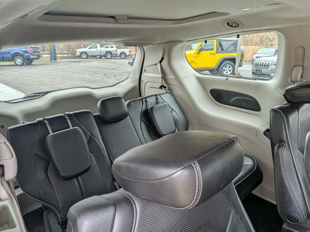 2017 Chrysler Pacifica Image 11