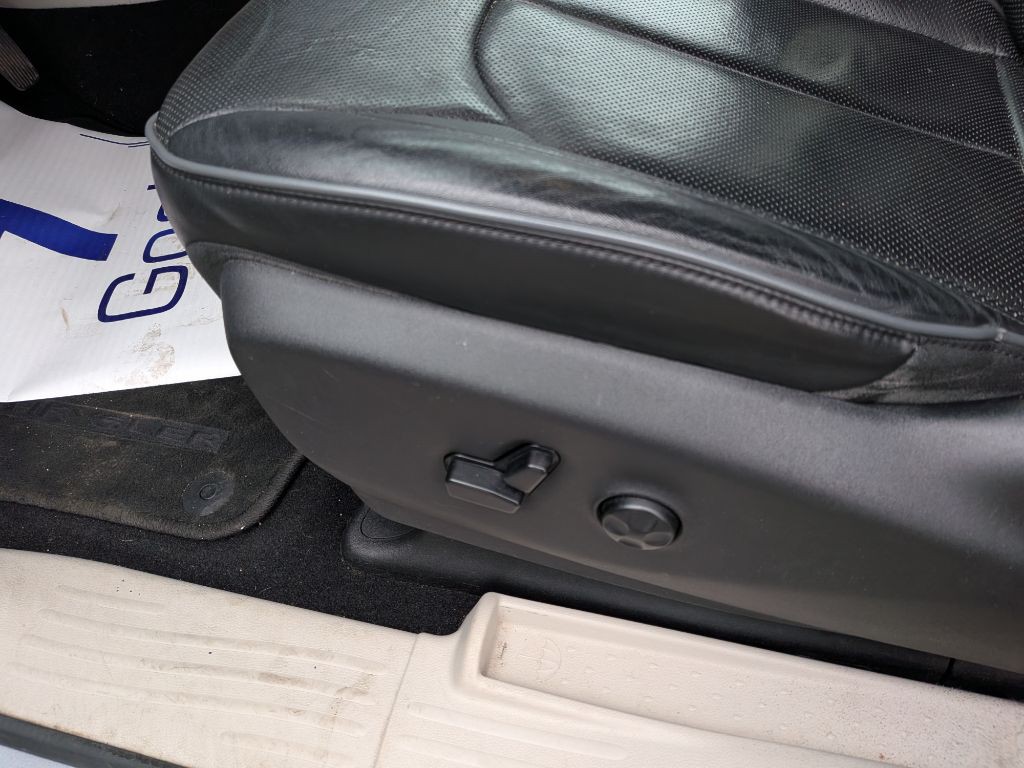 2017 Chrysler Pacifica Image 21