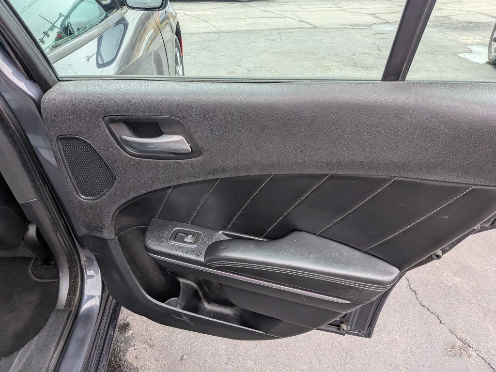 2016 Dodge Charger Image 9