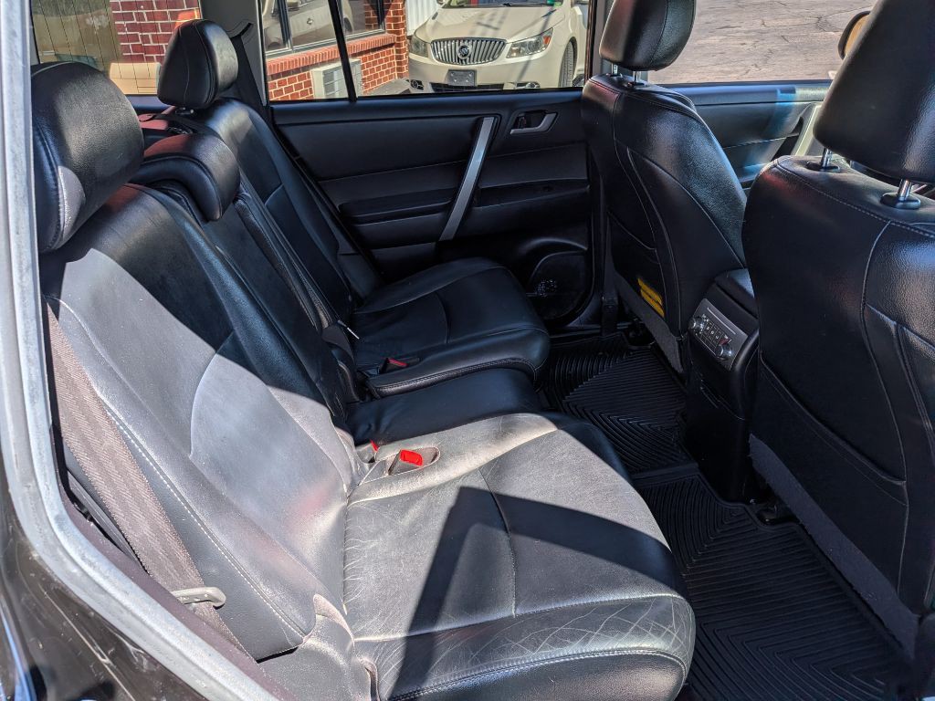 2012 Toyota Highlander Image 11