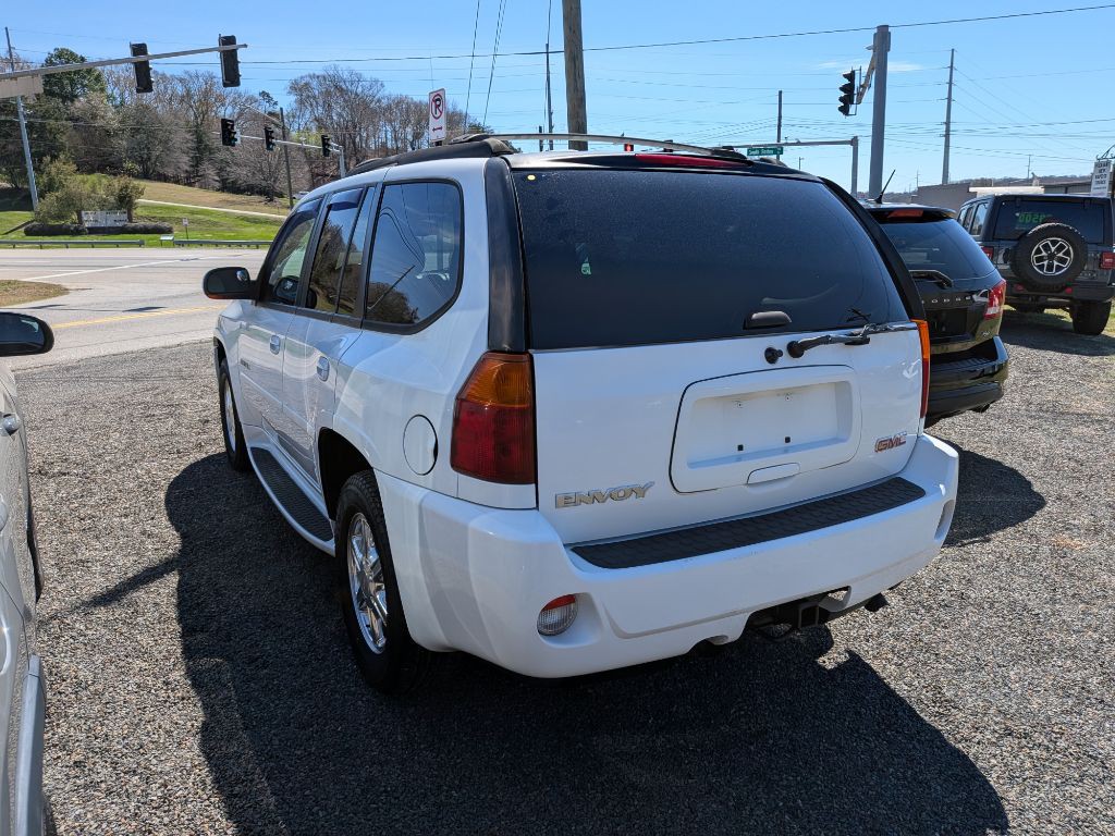 2005 GMC Envoy Image 3