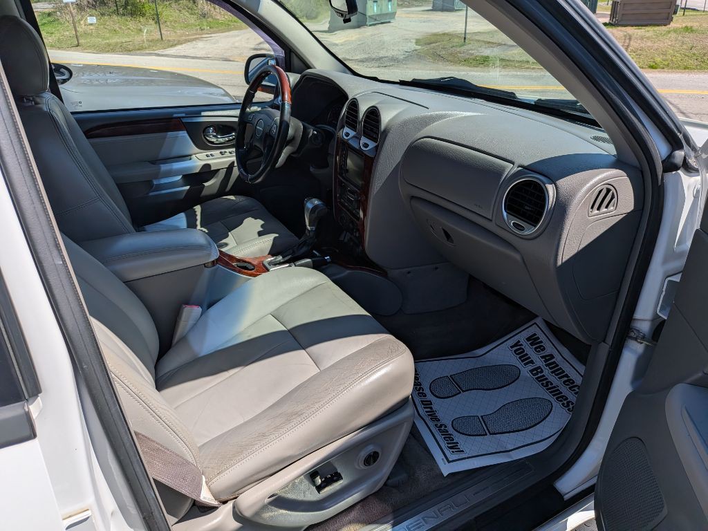 2005 GMC Envoy Image 9