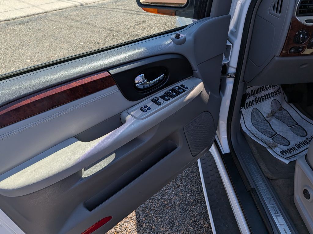2005 GMC Envoy Image 14