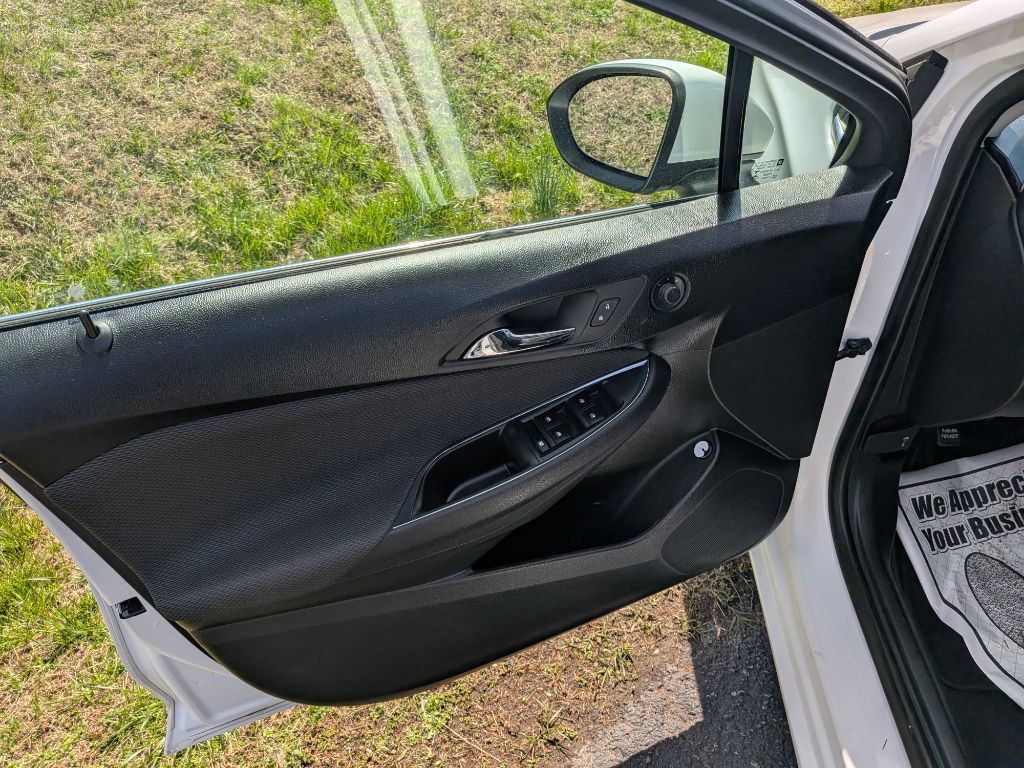 2019 Chevrolet Cruze Image 11