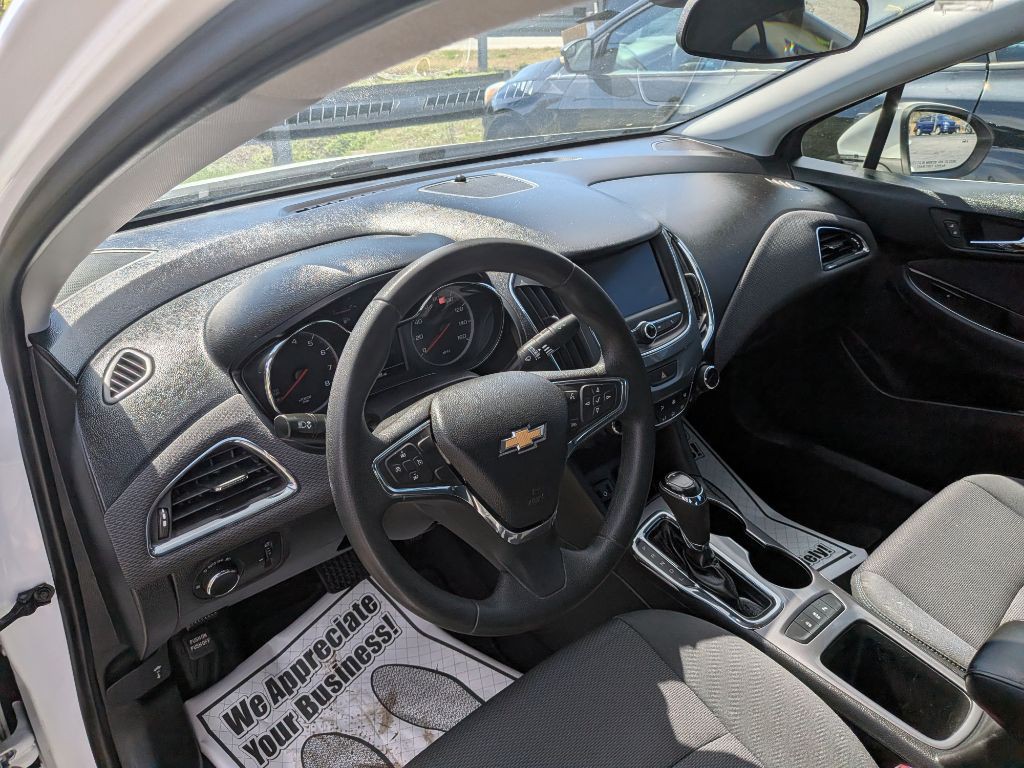 2019 Chevrolet Cruze Image 12