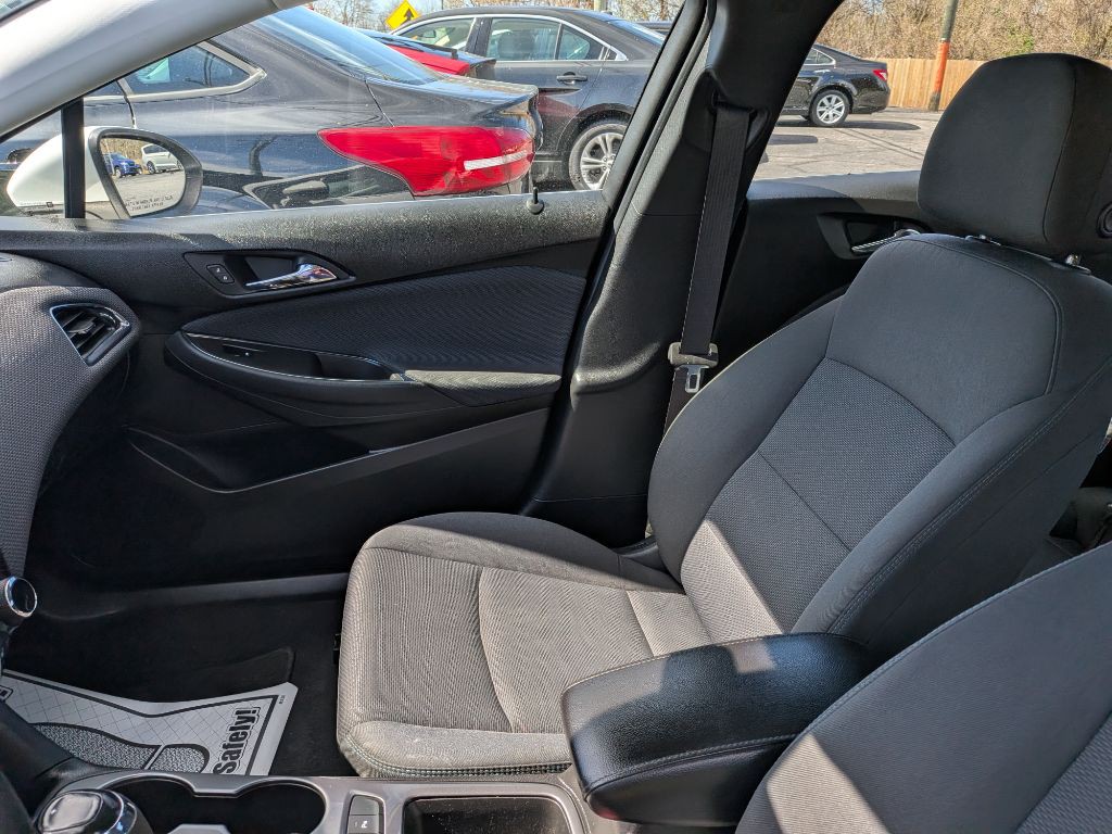 2019 Chevrolet Cruze Image 14