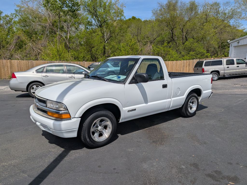 1999 Chevrolet S10 Image 1