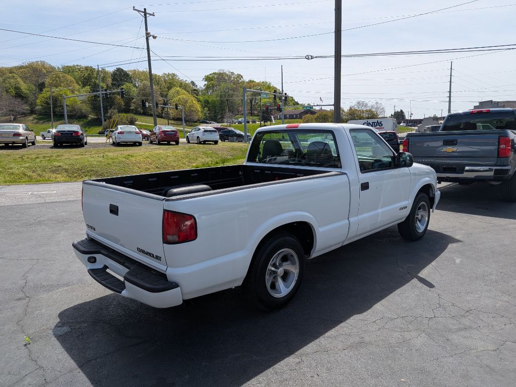 1999 Chevrolet S10 Image 3